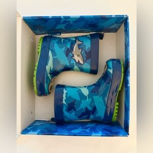 Kids Blue Shark Rain Boots/w matching umbrella!